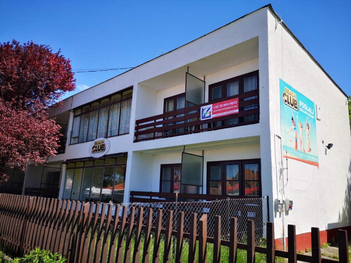 Beach Club Panzio Es Camping Aparthotel Zamárdi Buitenkant foto