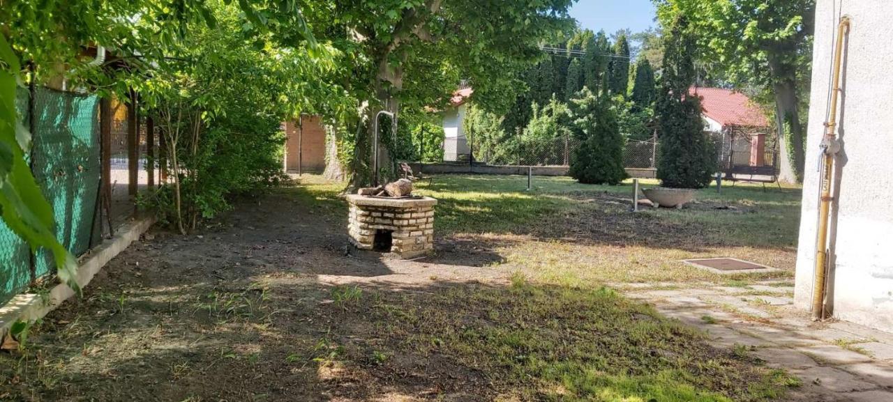 Beach Club Panzio Es Camping Aparthotel Zamárdi Buitenkant foto